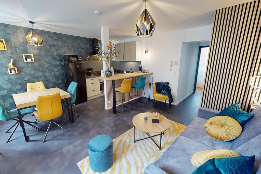 Modern Jungle - Colmar Apartment ภายนอก รูปภาพ